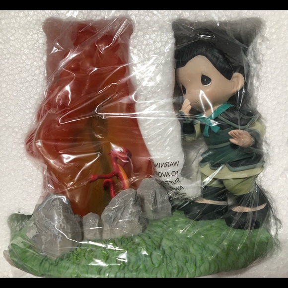 Precious Moments “Miracles Come In All Sizes” Mulan & Mushu LED Figurine - Picture 1 of 4